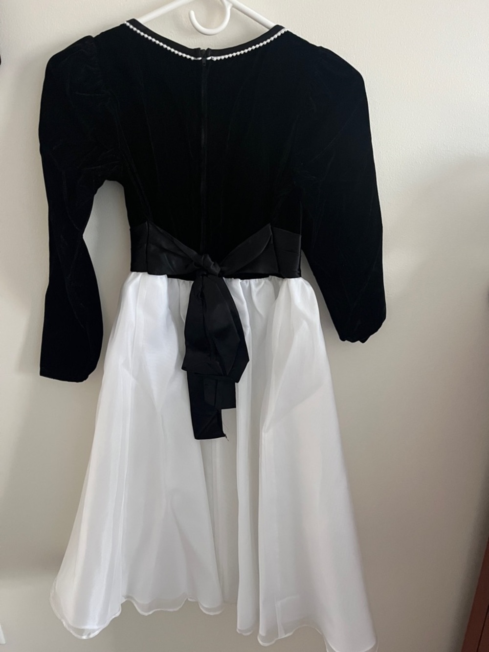 Black and White Girls Dress with Pearl Neckline - Picture 7 of 15
